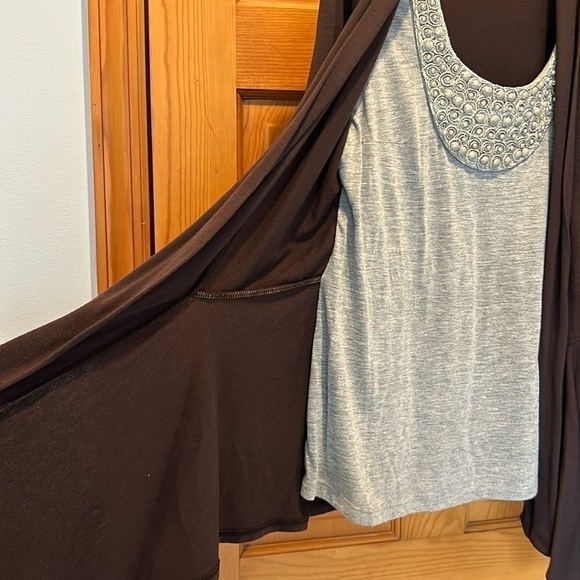 AB Studio Grey Beaded Scoop Neck with Connected Brown 3/4 Ruched Sleeve Cardigan - Picture 2 of 6